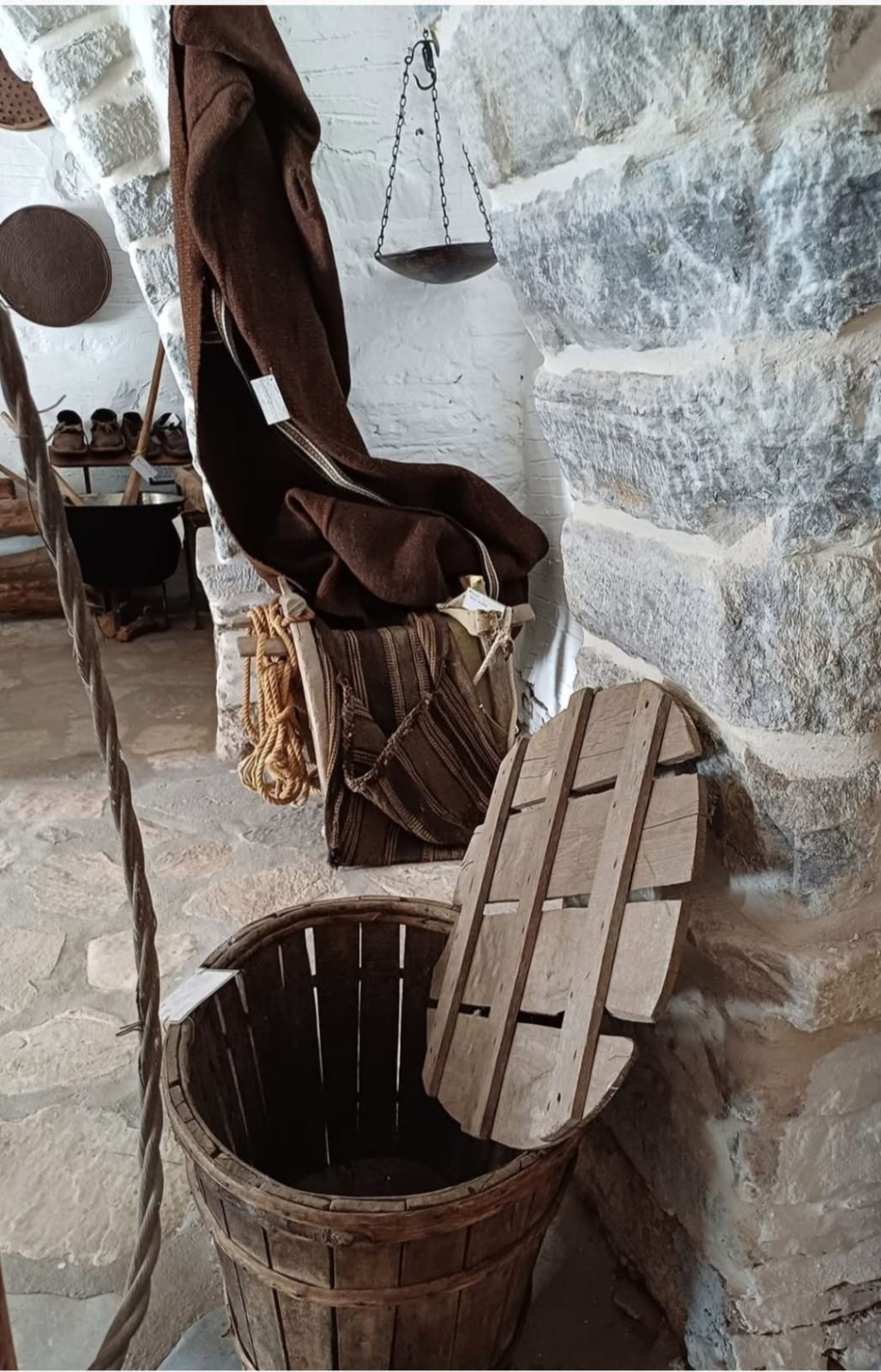 Καζακίνα, σαμάρι και ποιμενικά σύνεργα